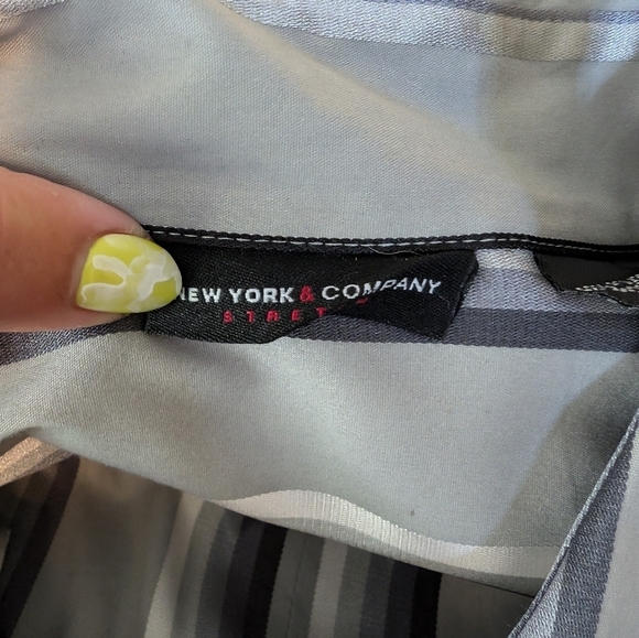 New York & Company Top Size XL Button Up Stretch - Picture 12 of 13